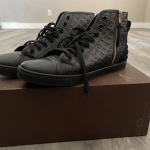 Louis Vuitton High Top shoes